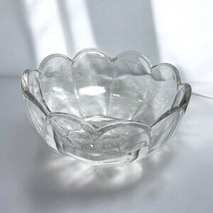 Jefferson Krystol Scalloped Glass Serving Bowl 8 inch
